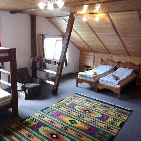 Guest House Mansarda Yaremche Exterior foto