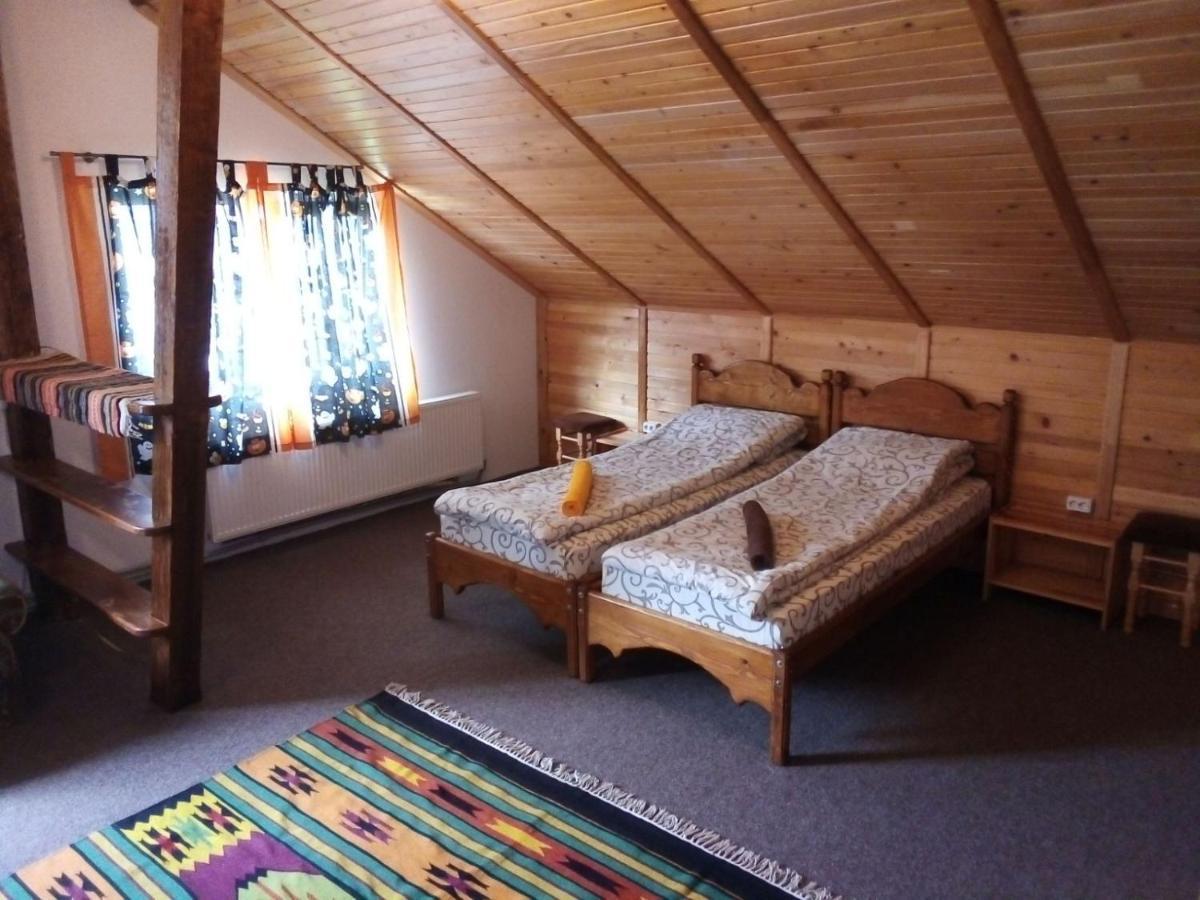 Guest House Mansarda Yaremche Exterior foto