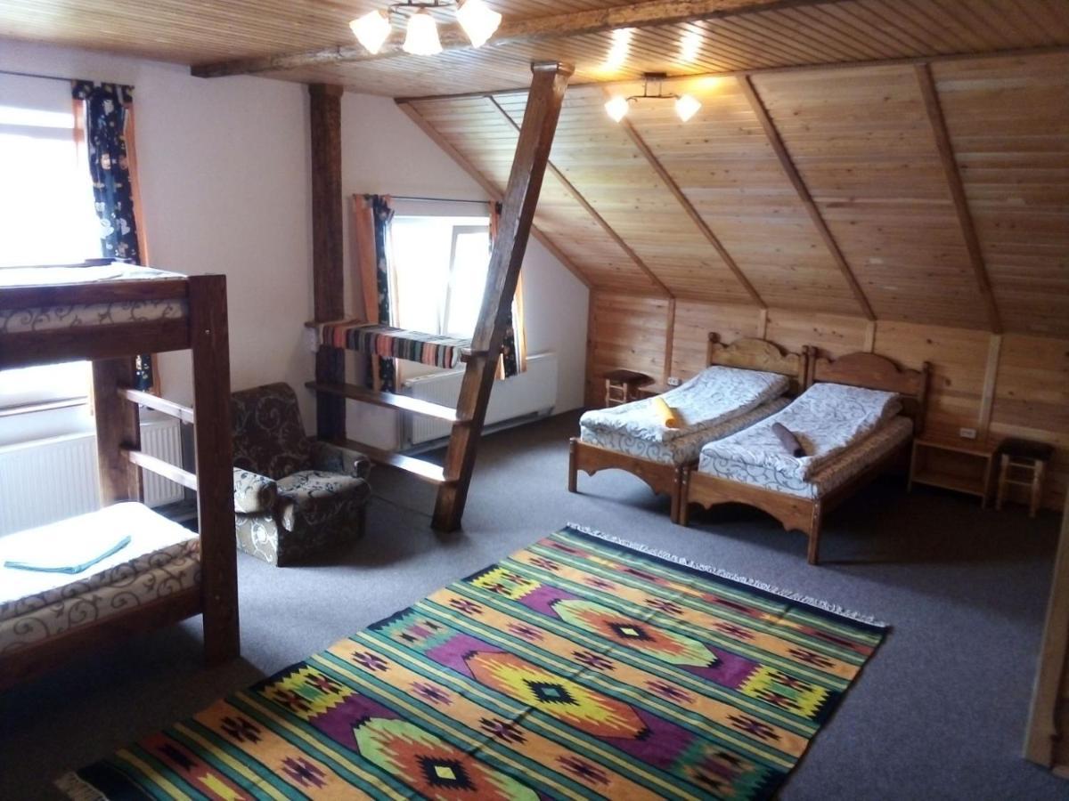 Guest House Mansarda Yaremche Exterior foto