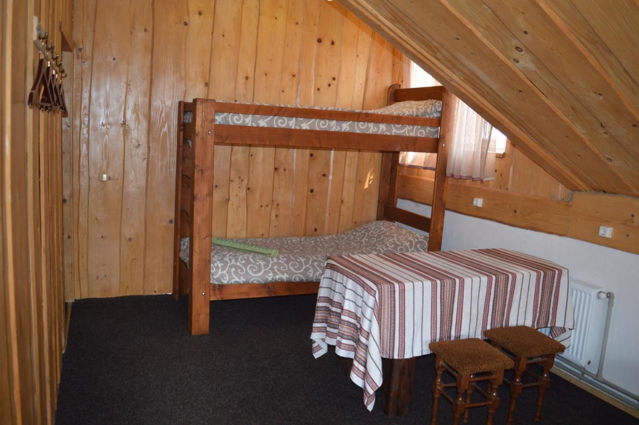 Guest House Mansarda Yaremche Exterior foto